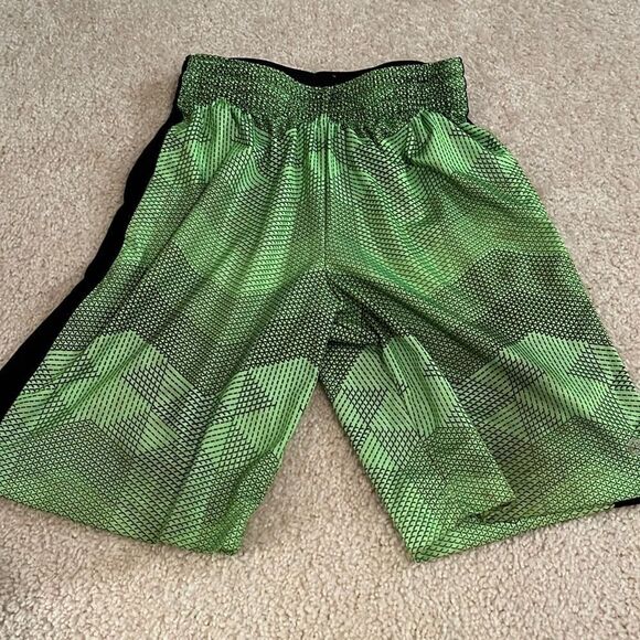 SIZE SMALL 8 XERSION SHORTS - Picture 1 of 8